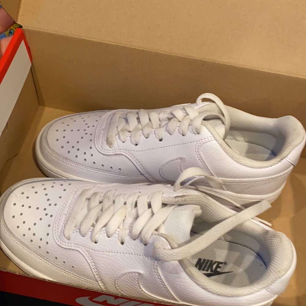 Nikes - Picture 7 of 8